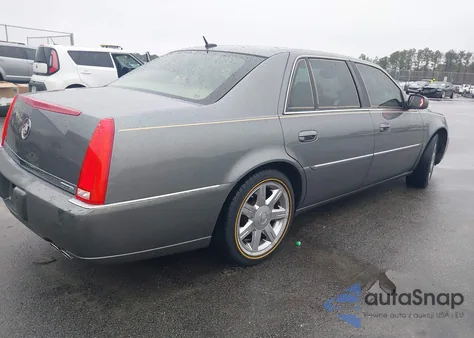 2006 Cadillac Dts Standard z USA, uszkodzony, nr VIN 1G6KD57Y66U136157